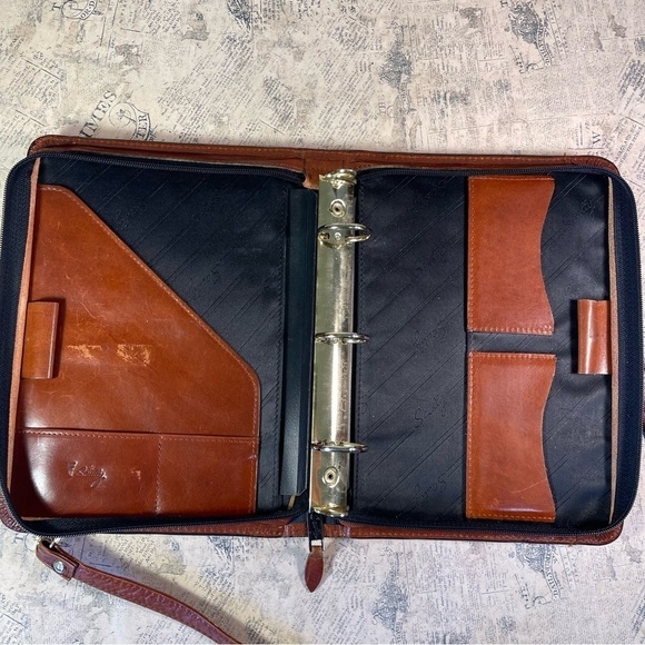 Scully Vintage Brown Leather Crossbody 3 Rings Binder/Planner - Picture 8 of 15